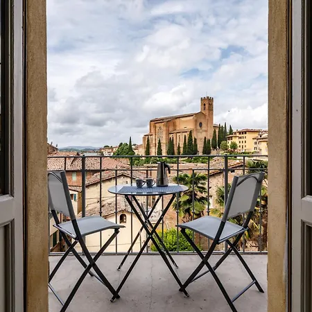 With Stunning Church Of San Domenico View 아파트 *